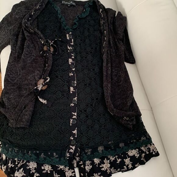 Pretty Angel Ruffle Cardigan Button Up Size M - Picture 10 of 13